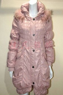 東莞市健凡服飾新款產(chǎn)品解析——以麗人服裝網(wǎng)為例